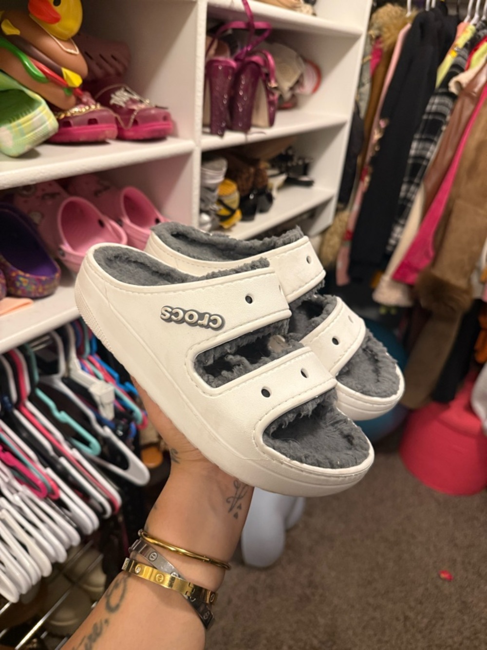 Crocs classic cozzzy sandal